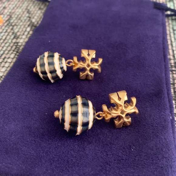 NWOT Tory Burch Roxanne Small Drop Earring - Picture 3 of 5